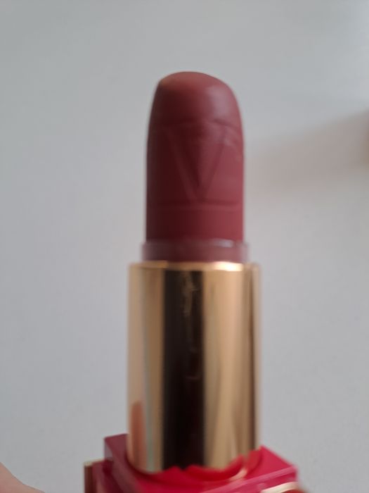 Valentino pomadka kolor 111A