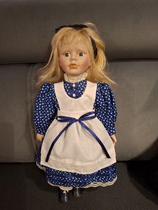 Lalka z porcelany