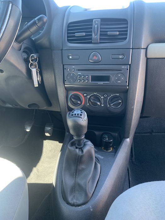 Renault Clio II - 1,5Dci 65cv [2003]