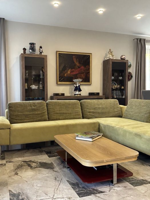 Здається Сучасний котедж в центрі Трускавця