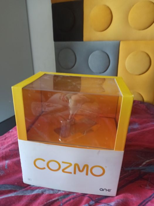 Cozmo inteligentny robocik