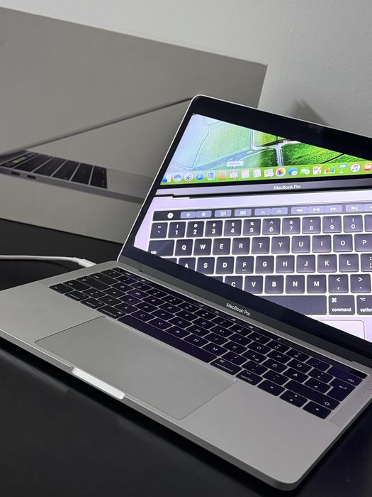 Mackbook pro 2017 touch bar 16gb