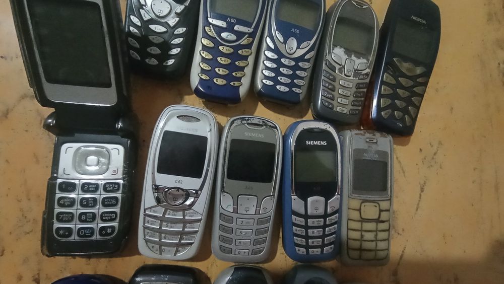 Телефон siemens та nokia