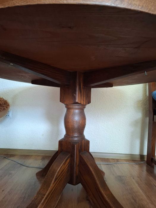 Dębowy stół, stan bardzo dobry