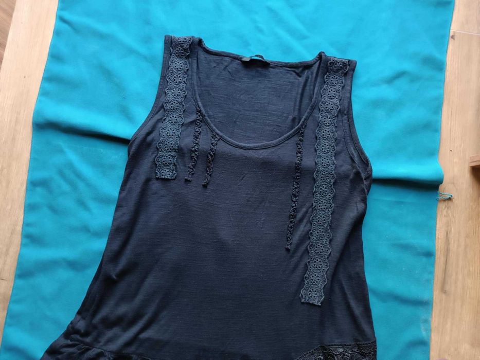 Piękna tunika z dzianiny wiskozowej  w stylu romantycznym -M/L- "M&Co"