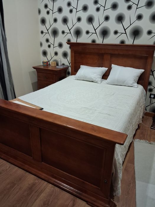Quarto casal em madeira