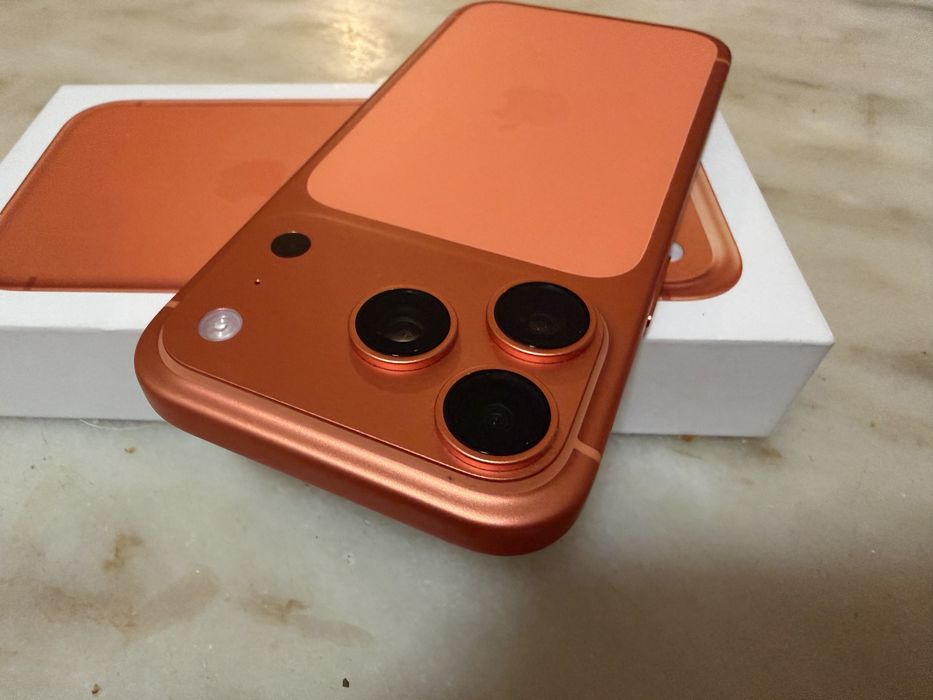 Apple iPhone 17 Pro 1TB Cosmic Orange