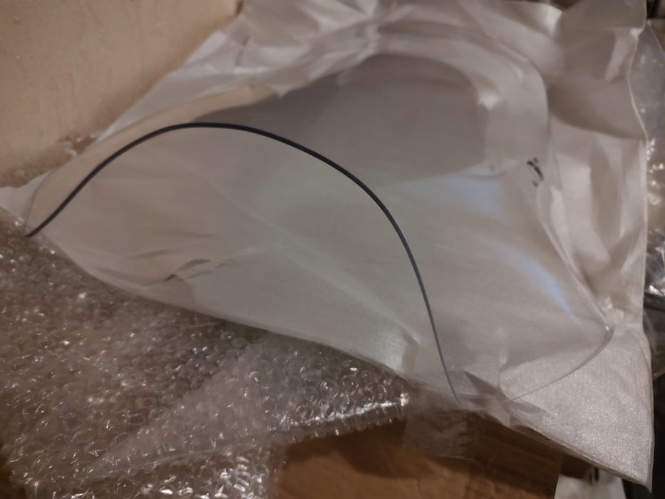 Универсальное ветровое стекло на мотоцикл Givi