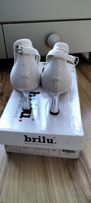 Srebrne czółenka brillu rozm 38