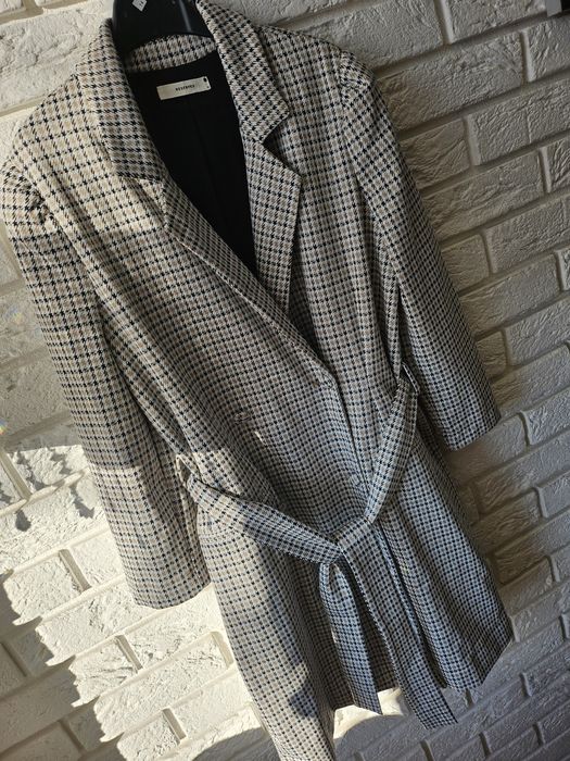 Piękny płaszcz wiosenny/ jesienny Reserved w pepitke Nowy