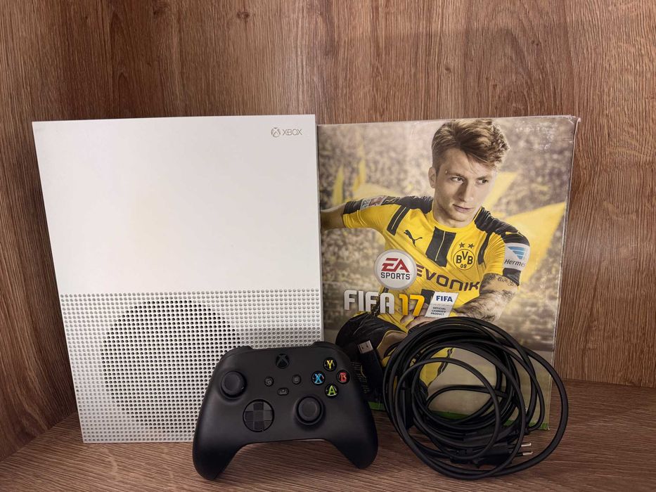 Konsola Xbox One S 500GB Model 1681  Pudełko Pad Okablowanie