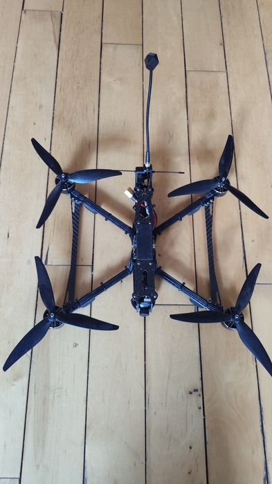 Дрон квадрокоптер FPV 8"