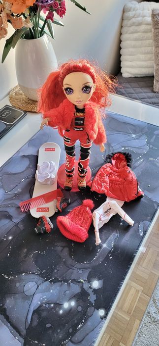 Lalka Rainbow High Ruby Winter