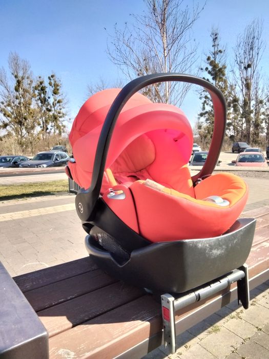 База для автокрісла Cybex Cloud Q,сумісна з моделями крісел Cybex Aton Q