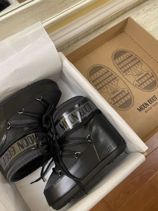 Кроссовки Moon Boot