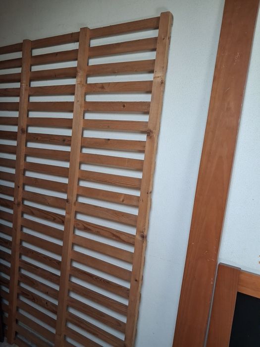 Cama  madeira pinho mel com barras em preto
