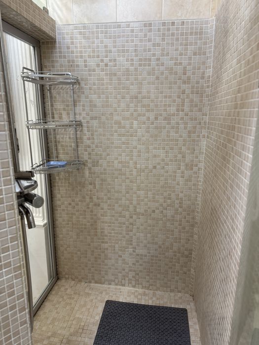 Сдам 4-х комнатную квартиру 150 м кв в кирпичном доме на ул. Тополевая