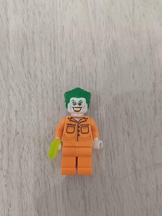 Figurka Lego Batman Joker (strój więzienny)