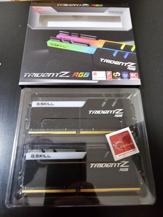 Memórias G.Skill Kit 32GB (2 x 16GB) DDR4 3600MHz Trident Z RGB CL17
h