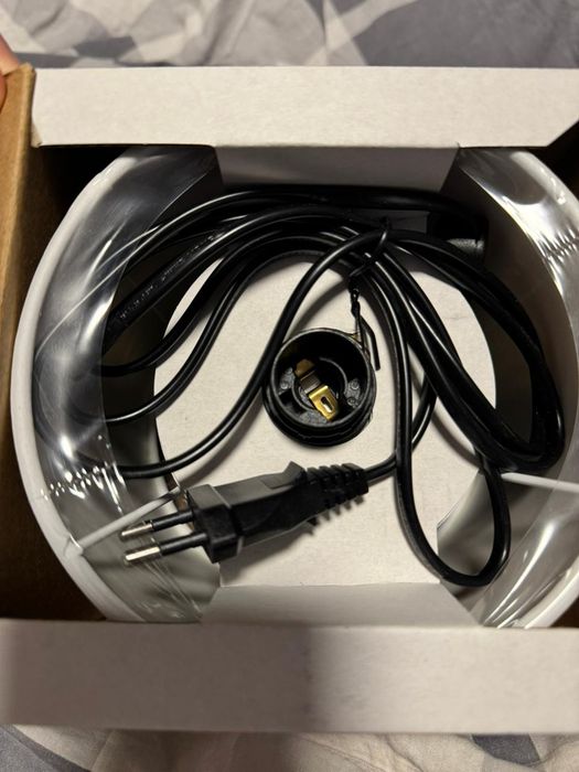 Настільна лампа IKEA TVÄRFOT