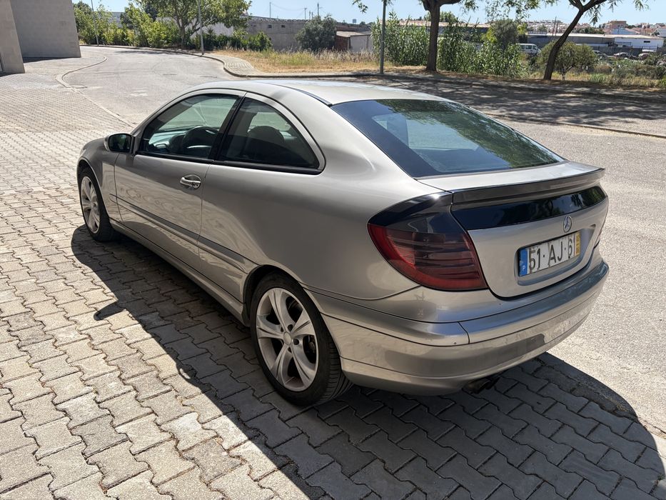 Mercedes-Benz C 220 — fotografia 5