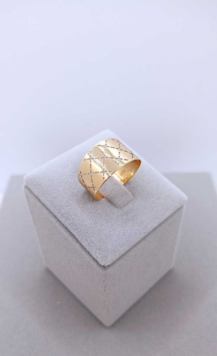 Złoty pierścionek p.585/1,64g