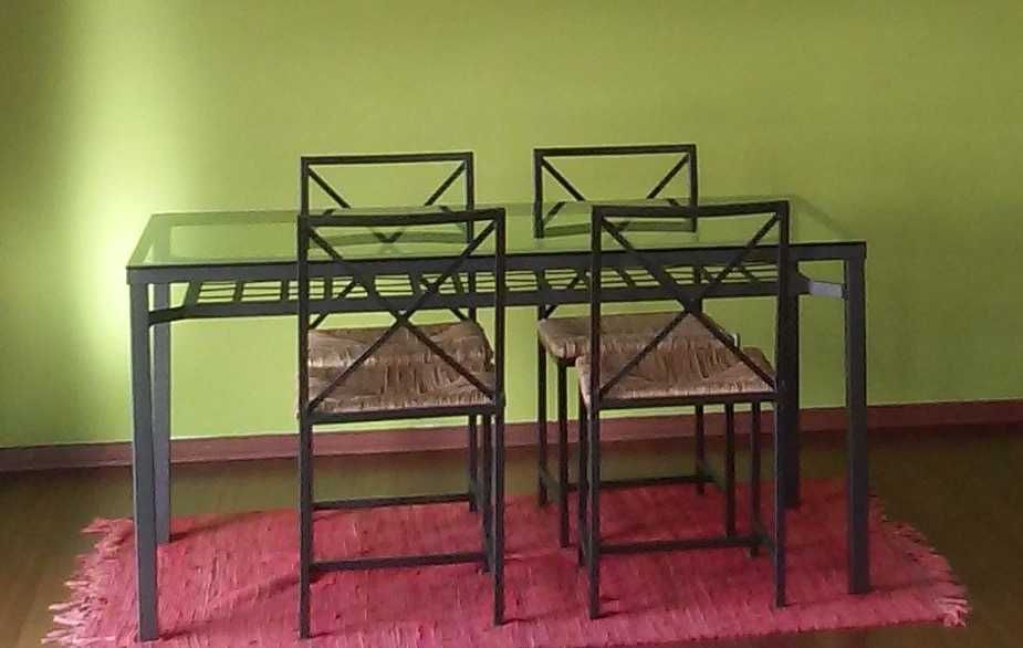 Conjunto mesa metal/vidro + 4 (ou 6) cadeiras metal/verga