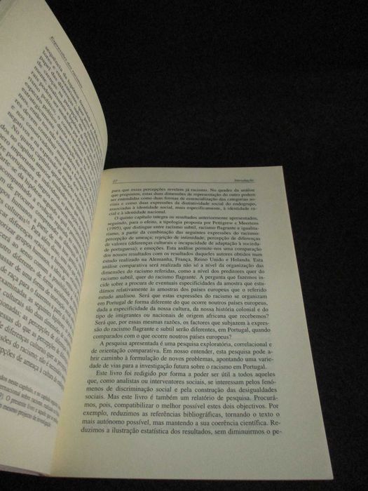 Livro Expressões dos Racismos em Portugal