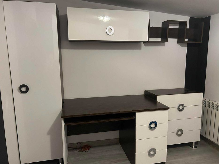 Młodzieżowe meble pokojowe