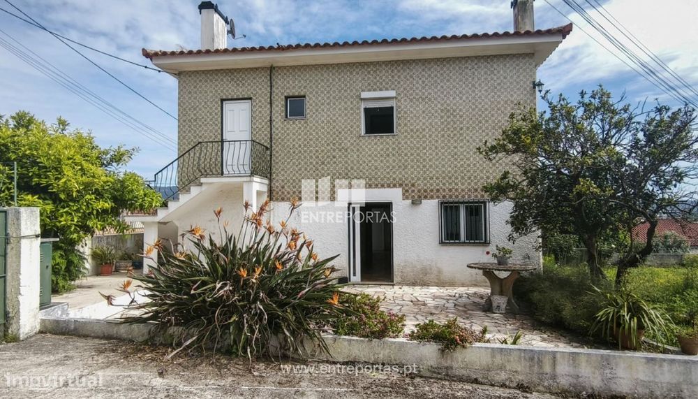 Venda de Moradia V4 com garagem fechada, Cardielos, Viana do Castelo