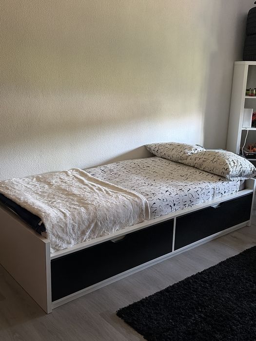 Cama de solteiro ikea