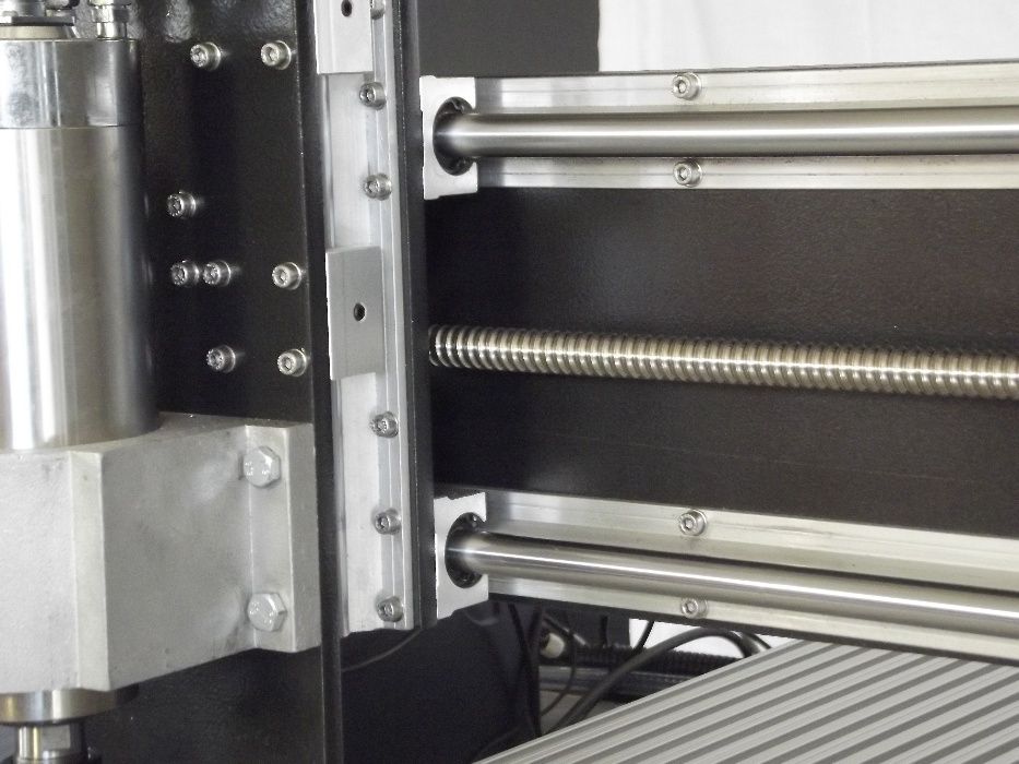 CNC Fresa Não Metais 600mm x 400mm ou 900mm x 600mm e outros (Novo).