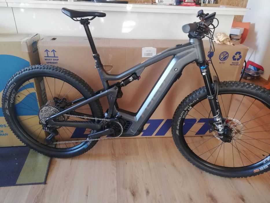 Bicicleta electrica Focus THRON Black