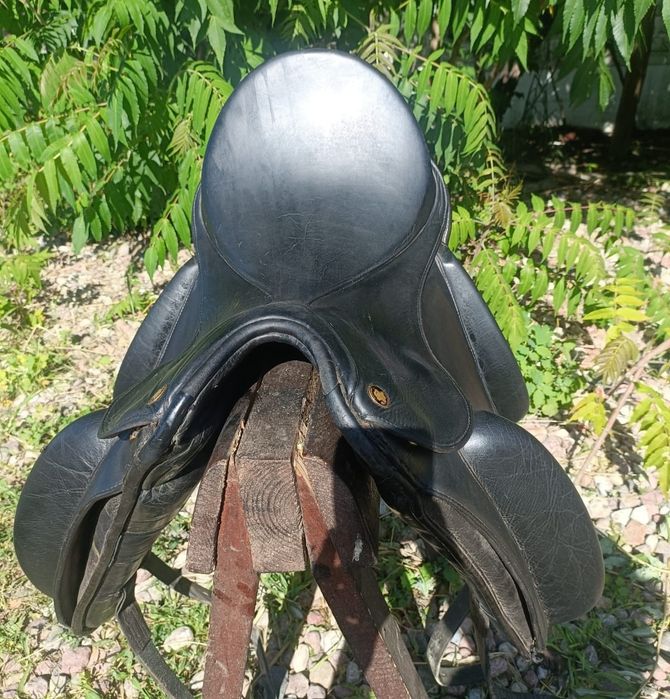 Siodło ujezdzeniowe Henning