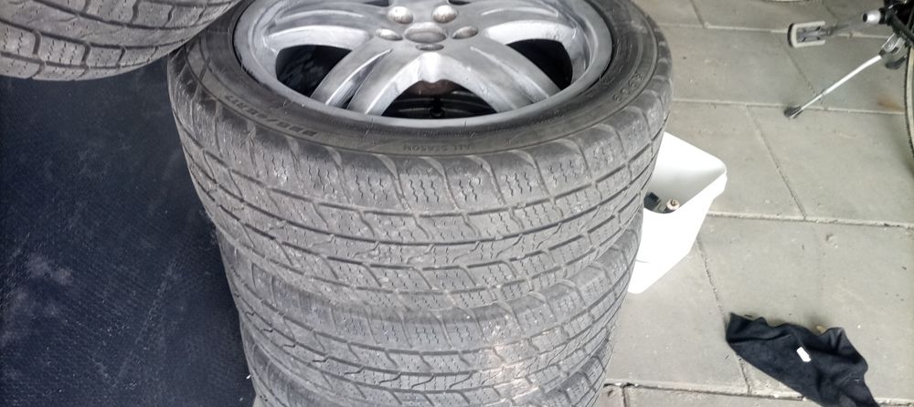 Felgi aluminiowe wraz z oponami