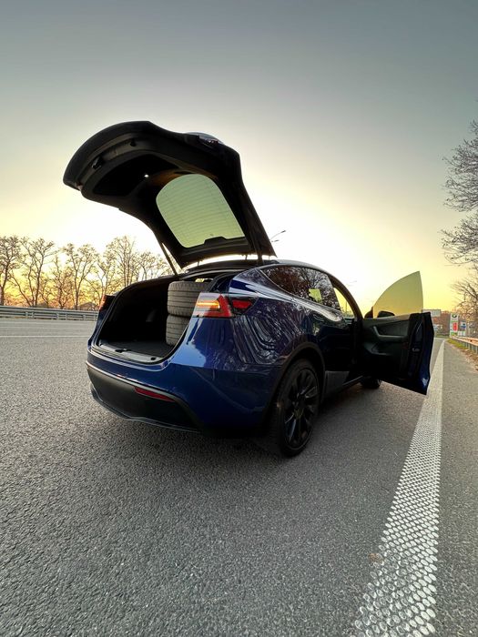 Tesla Y   2020 р    52 тис.км, синя