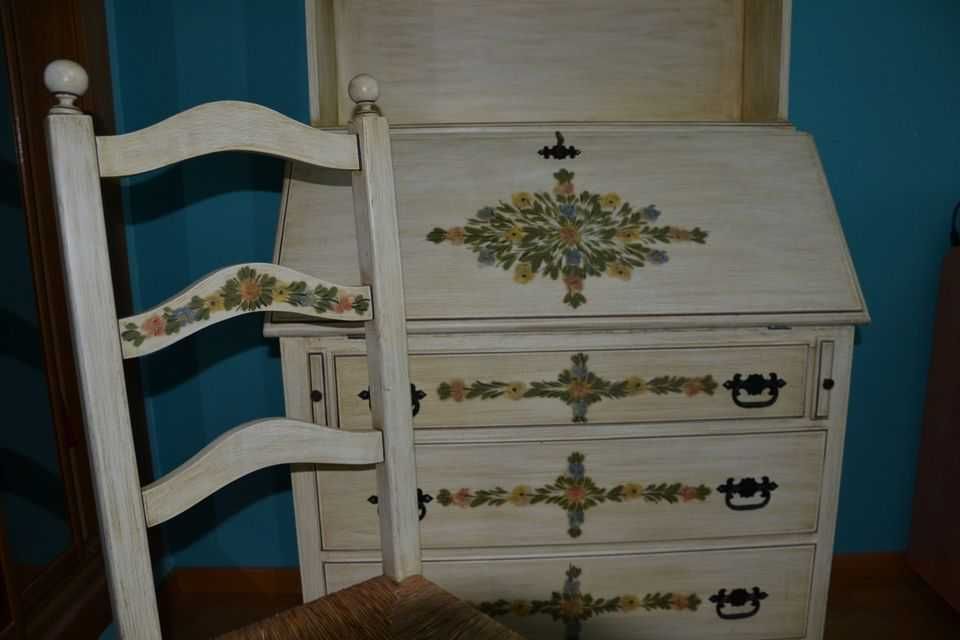 Quarto de solteiro Pintado a Mao
