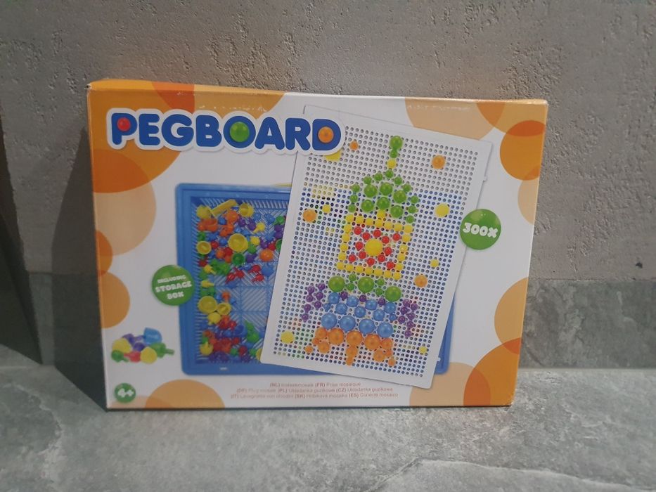 Pegboard układanka guzikowa