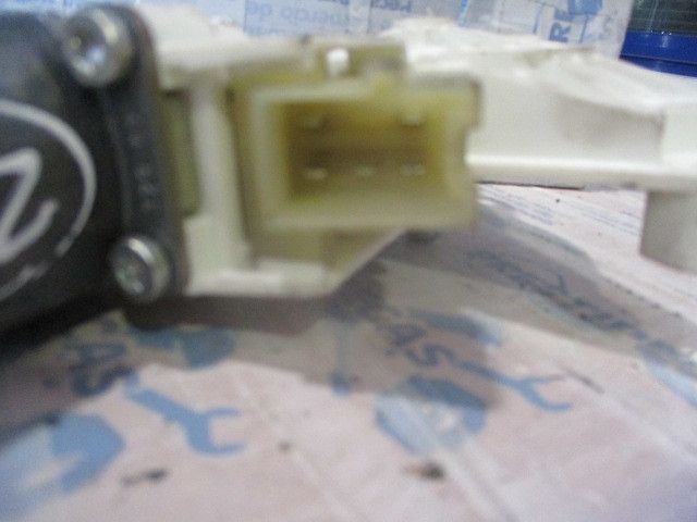 Motor vidro trás esquerdo MERCEDES-BENZ Classe C (W204)
