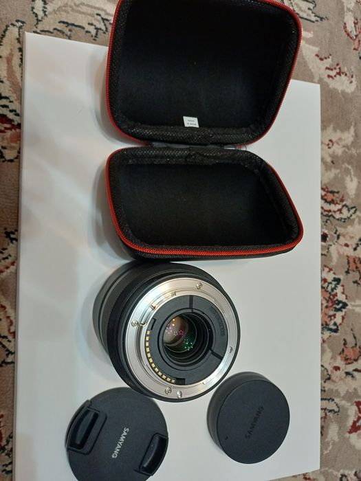 Об'єктив  Samyang AF 12/2  E
