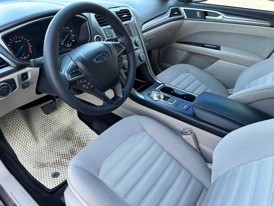 Автомобіль Форд Фьюжен