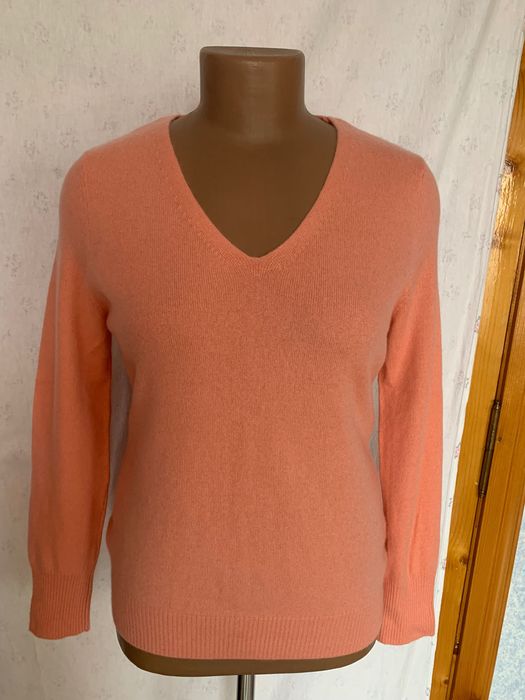 Кашеміровий жіночий светр персикового кольору. Розмір М.