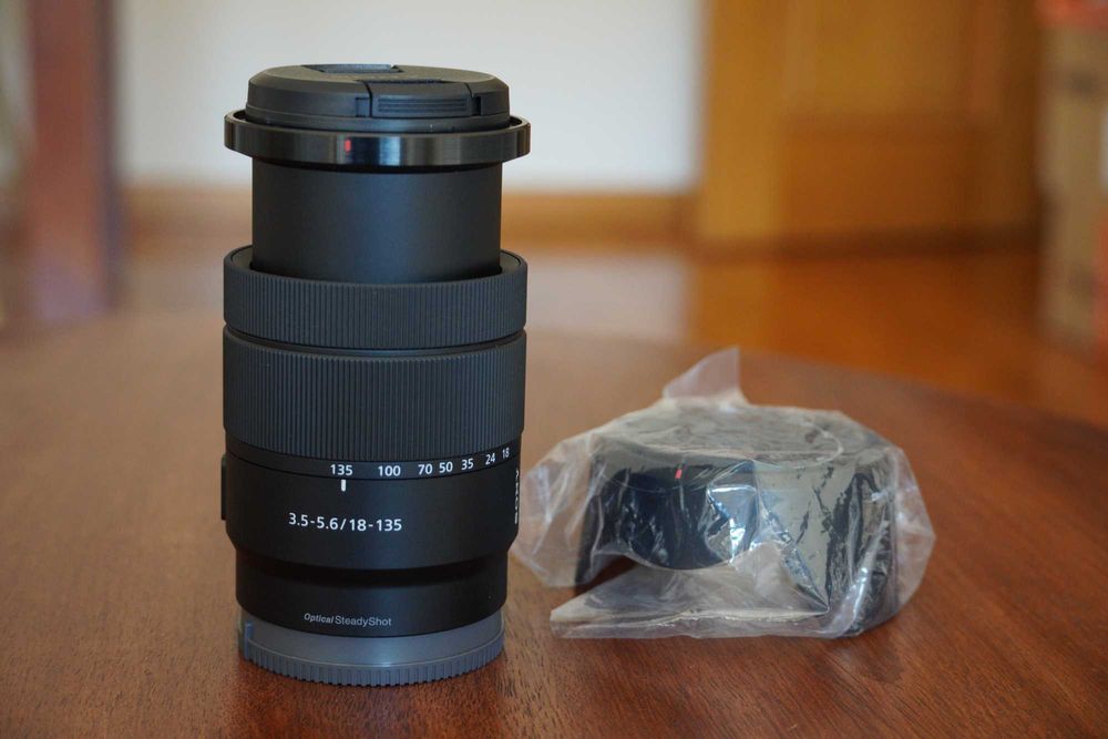 [NOVA] Lente Objectiva Sony E 18-135mm f/3.5-5.6 OSS (SEL18135)
