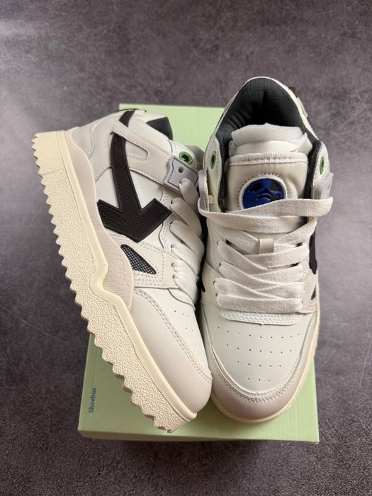 Off White Sponge Mid Top White Black