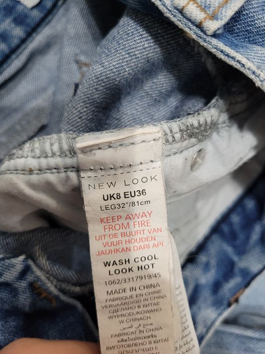 Spodnie jeansowe z przedarciami