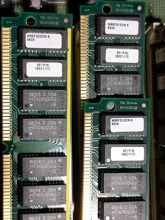 Оперативная память  SDRAM PC133 - 256 MB.