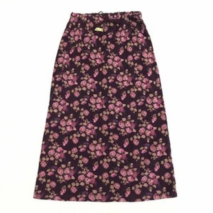 Спідниця в квітах на шнуровкі