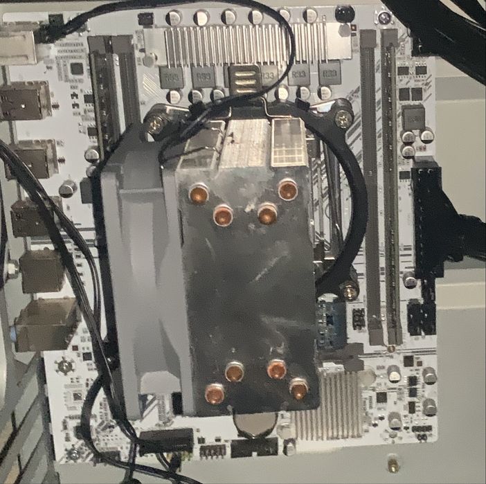 Xeon e5 2680v4 16gb ddr4 256gb ssd m2(+750) все что на фото