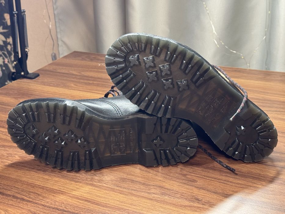 Dr. Martens Barton Black EU 42 / UK 8 / US 9