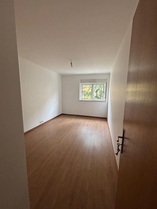 T2 nas Olaias, com garagem e arrecadação